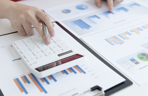 Average Order Value: An Overview Of + 8 Strategies for Increasing Your AOV As a Shop Owner on Shopify
